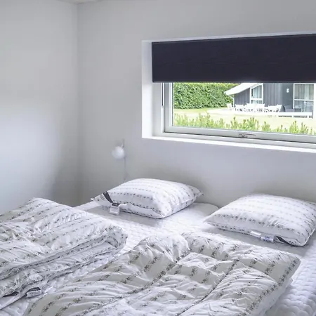 בית נופש 4 Bedroom Awesome In Hadsund Haslevgårde