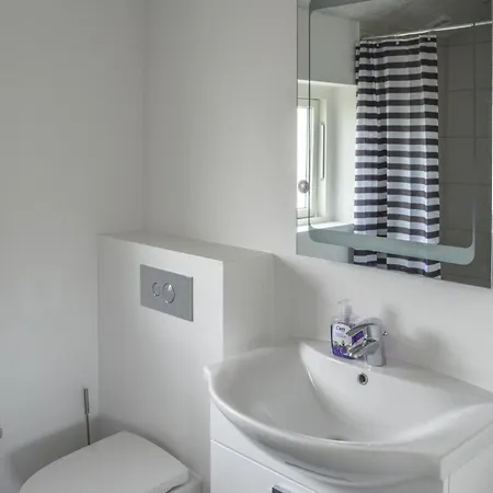 4 Bedroom Awesome In Hadsund בית נופש